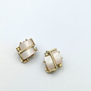 Vintage 1960s Creamy White Rhinestone Lucite Clip on Earrings